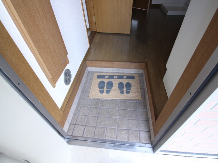 物件内観写真11　(玄関)