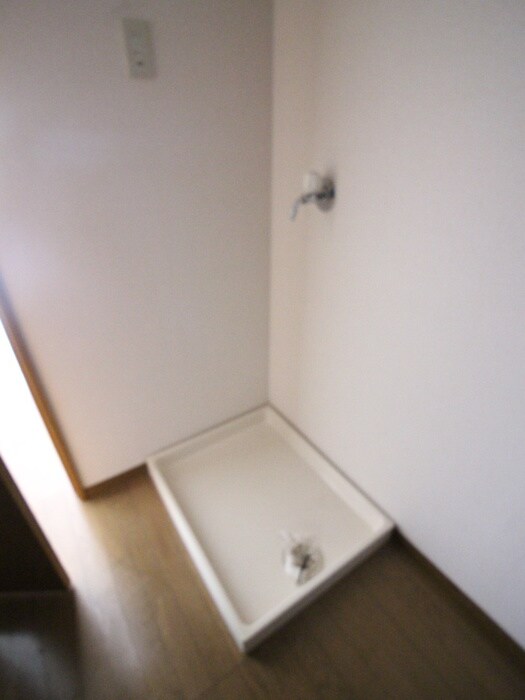 物件内観写真15　(洗濯機置場)