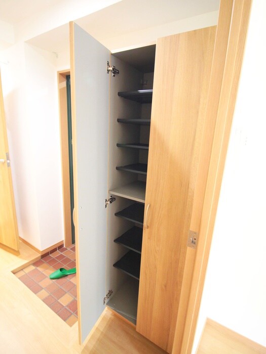 物件内観写真16　(靴箱)