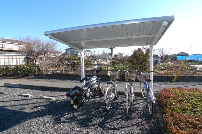 物件外観写真5　(駐輪場)