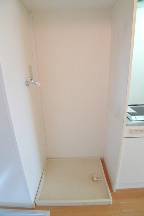 物件内観写真12　(洗濯機置場)