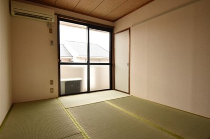 物件内観写真8　(居室)