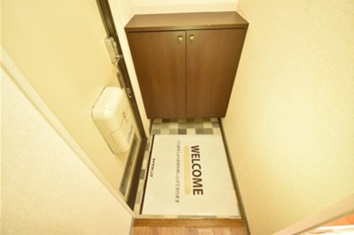 物件内観写真12　(玄関)