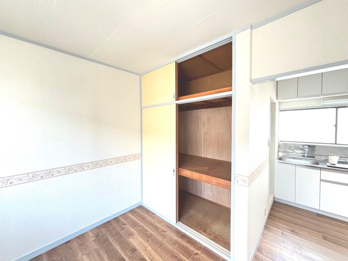 物件内観写真12　(収納)