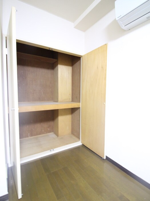 物件内観写真15　(収納)