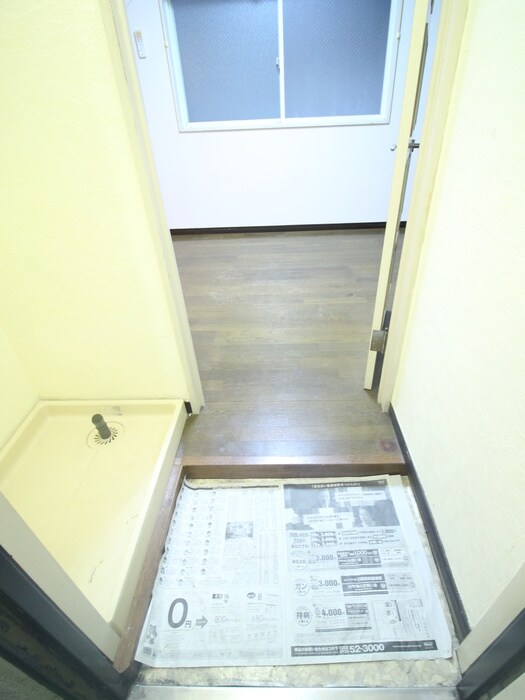 物件内観写真18　(玄関)