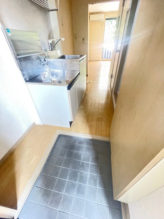 物件内観写真17　(玄関)