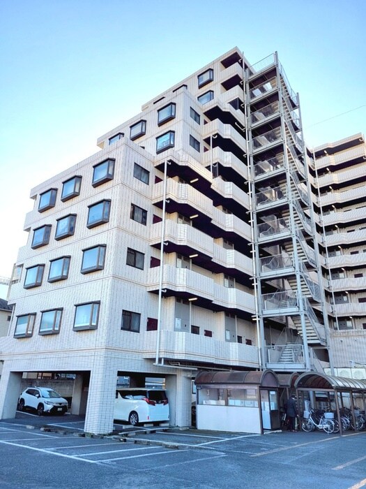 物件外観写真2　(駐車場)