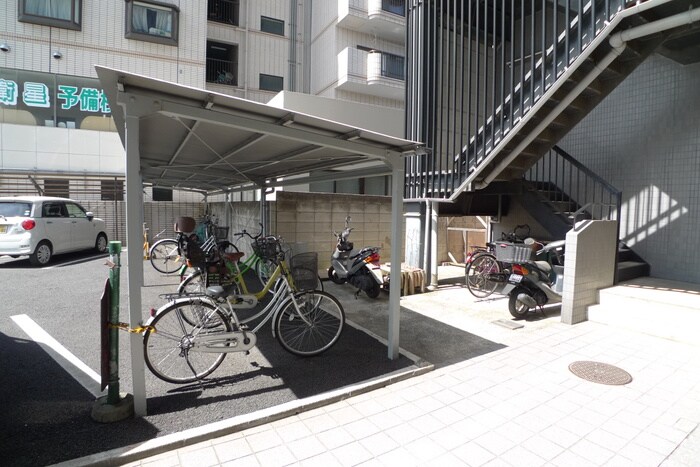 物件外観写真3　(駐輪場)