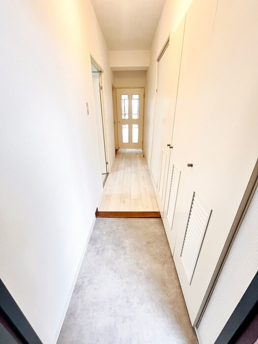 物件内観写真16　(玄関)