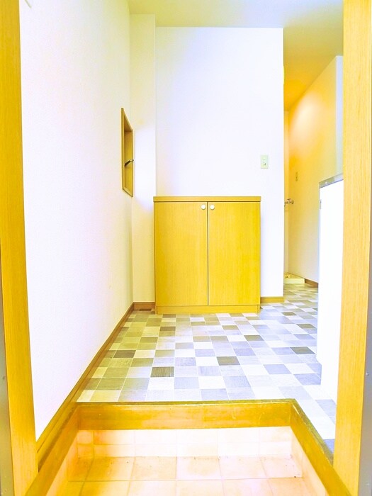 物件内観写真7　(玄関)