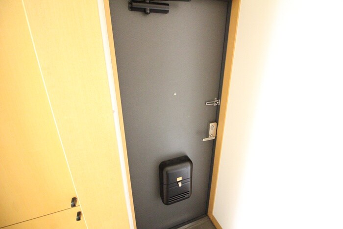 物件内観写真16　(玄関)