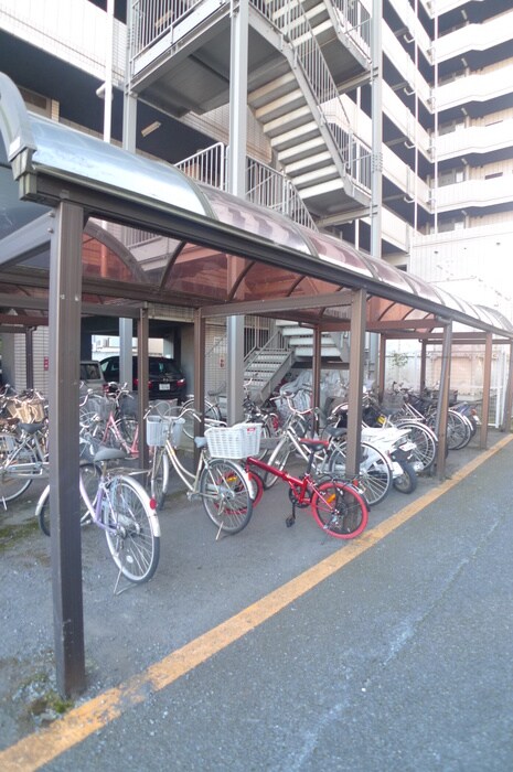 物件外観写真2　(駐輪場)