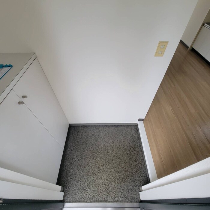 物件内観写真7　(玄関)