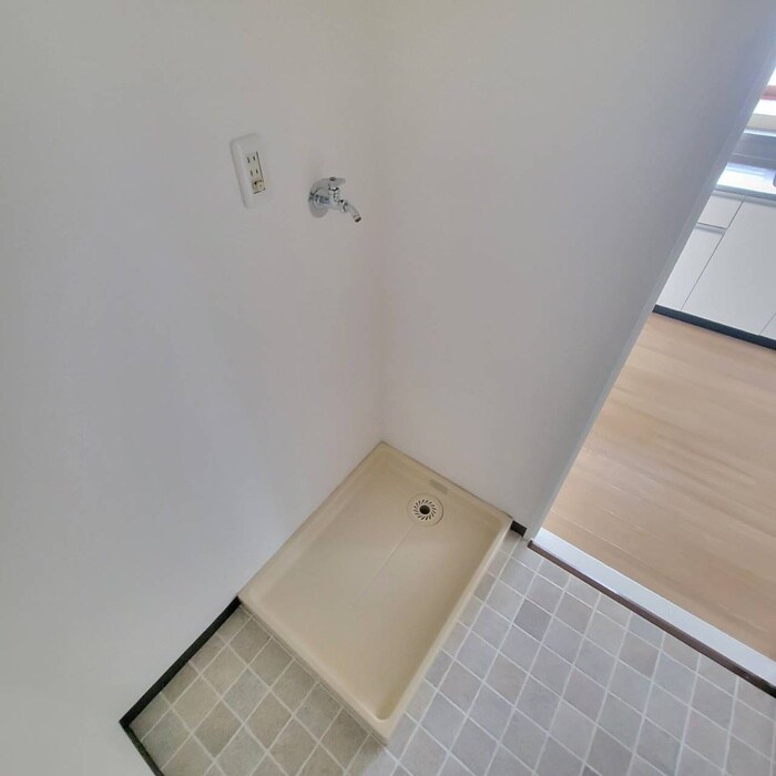 物件内観写真11　(洗濯機置場)