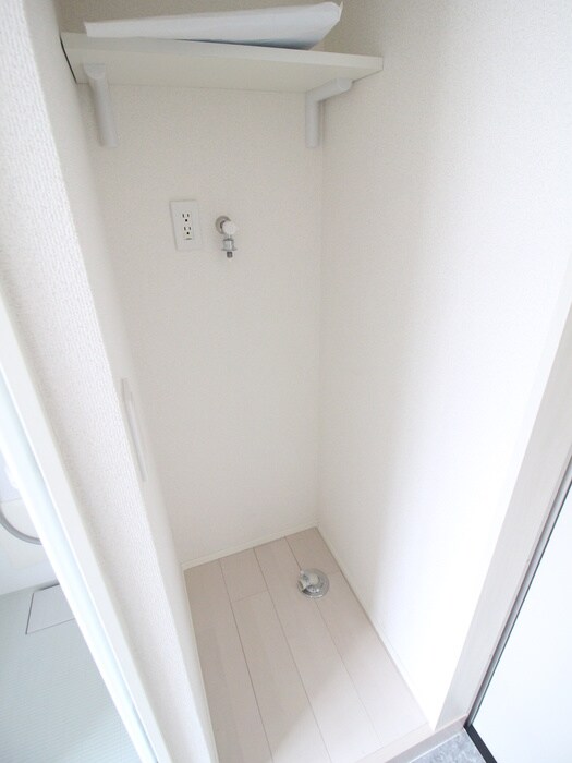 物件内観写真17　(洗濯機置場)