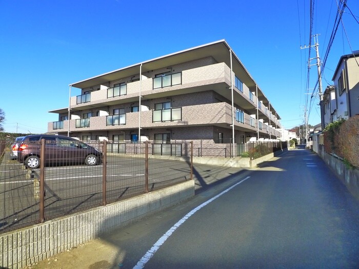 物件外観写真3　(周辺環境)