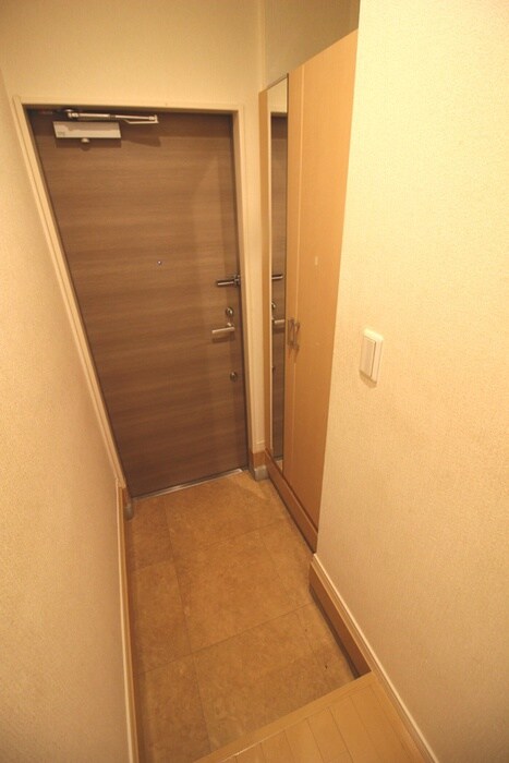 物件内観写真7　(玄関)