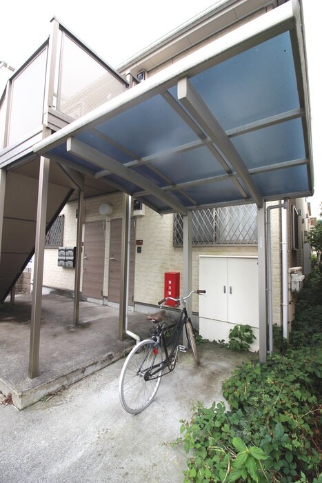 物件外観写真3　(駐輪場)