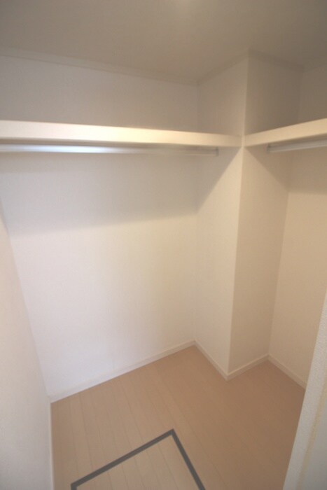 物件内観写真11　(収納)