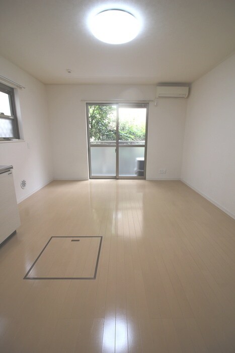 物件内観写真18　(室内からの展望)