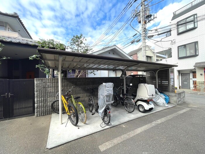 物件外観写真3　(駐輪場)
