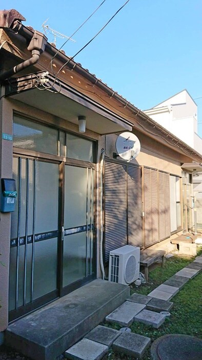 物件外観写真6　(エントランス部分)