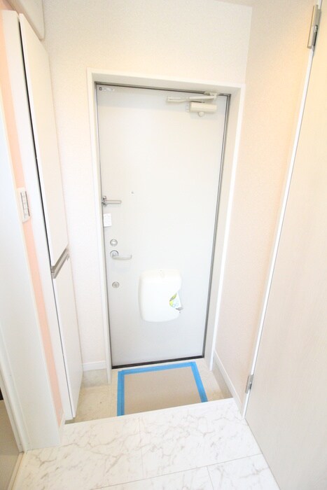 物件内観写真17　(玄関)