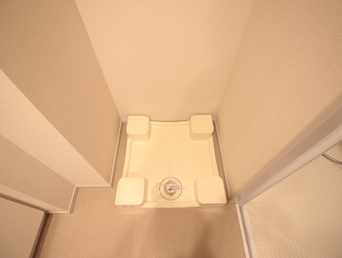 物件内観写真10　(洗濯機置場)