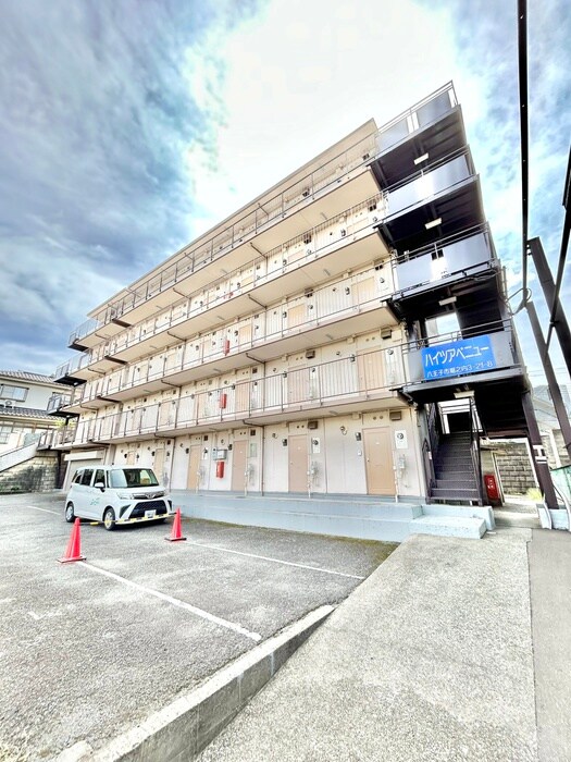 物件外観写真6　(エントランス部分)