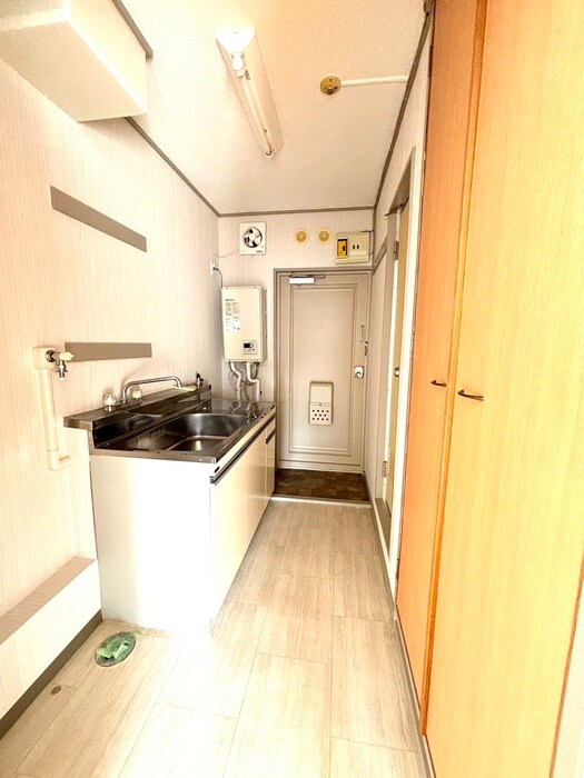 物件内観写真11　(廊下)