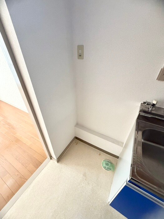 物件内観写真13　(洗濯機置場)