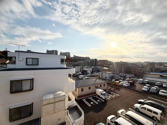 物件内観写真16　(室内からの展望)