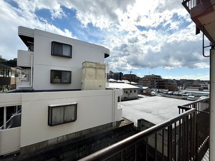 物件内観写真22　(室内からの展望)