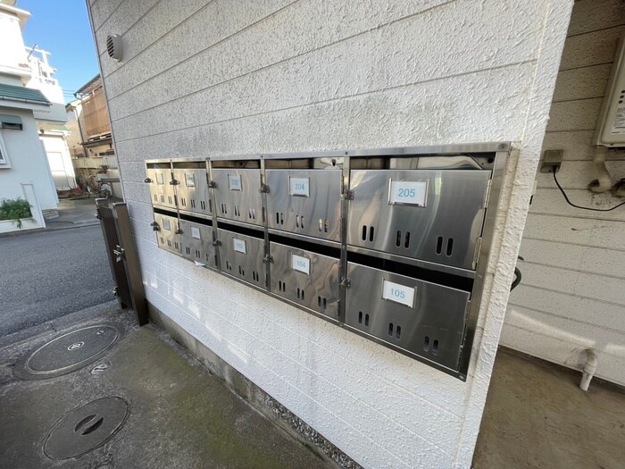 物件外観写真6　(エントランス部分)