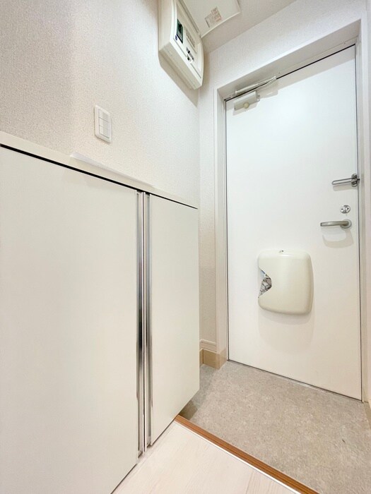 物件内観写真14　(玄関)