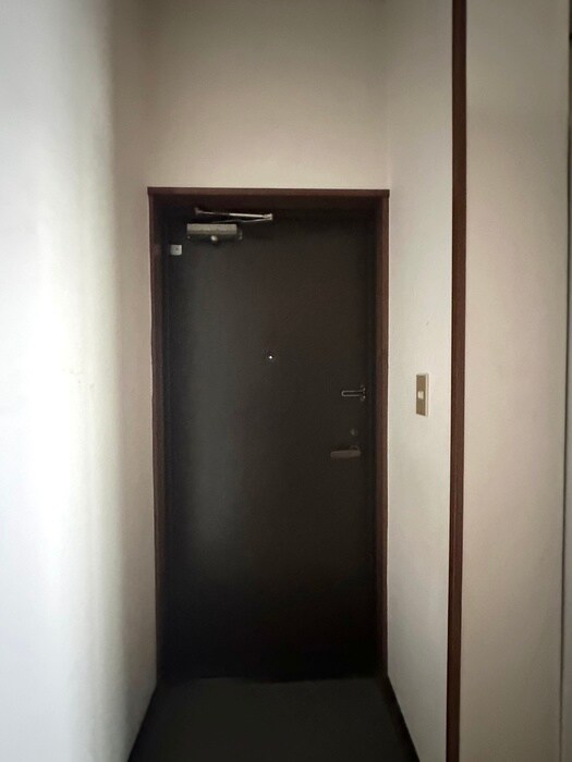 物件内観写真13　(玄関)