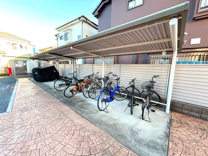 物件外観写真5　(駐輪場)