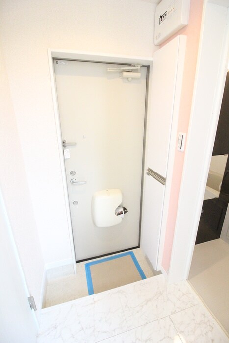 物件内観写真17　(玄関)