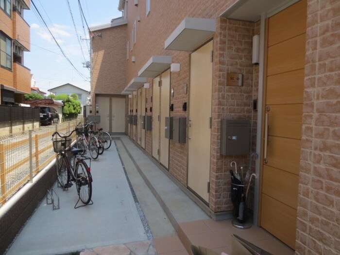 物件外観写真3　(駐輪場)
