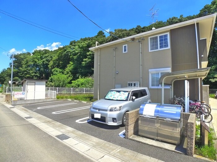 物件外観写真6　(駐車場)