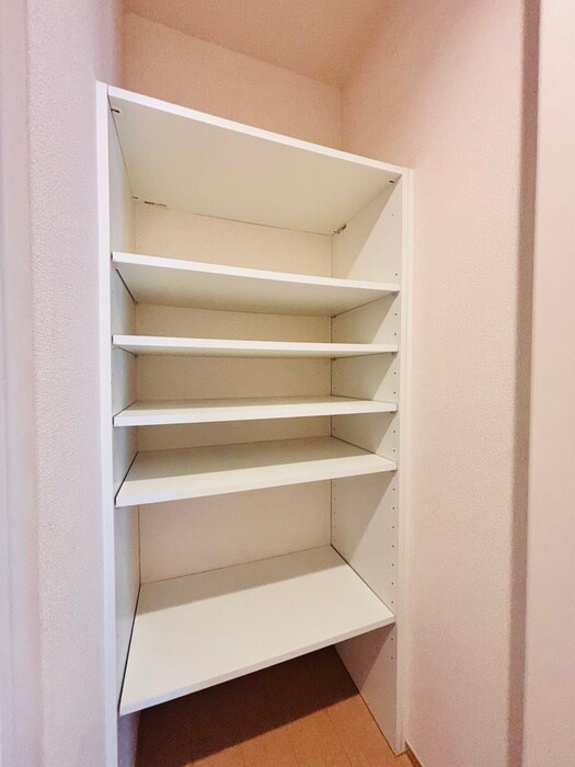 物件内観写真18　(収納)