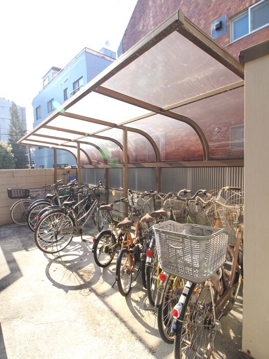 物件外観写真3　(駐輪場)