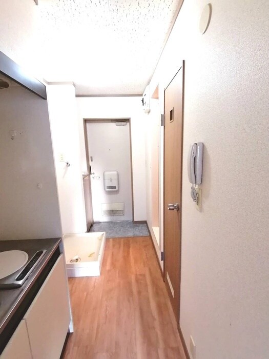 物件内観写真12　(廊下)