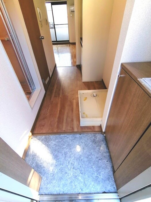 物件内観写真17　(玄関)