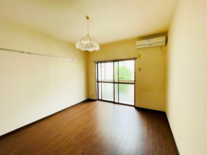 物件内観写真4　(居室)