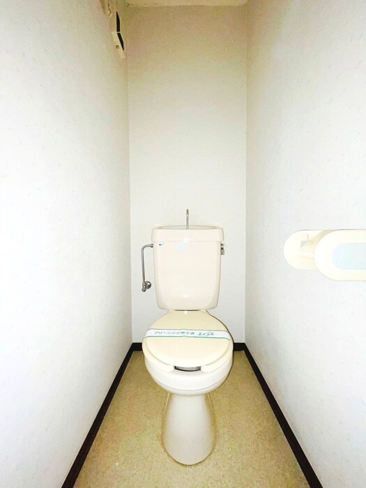 物件内観写真8　(トイレ)