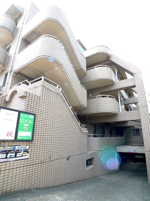 物件外観写真3　(エントランス部分)