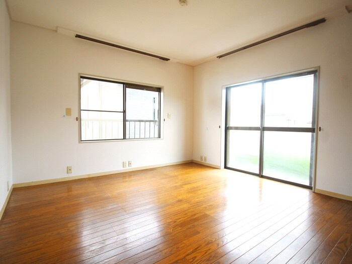 物件内観写真18　(室内からの展望)