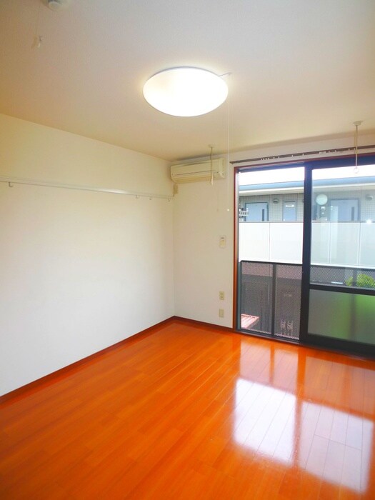 物件内観写真10　(室内からの展望)